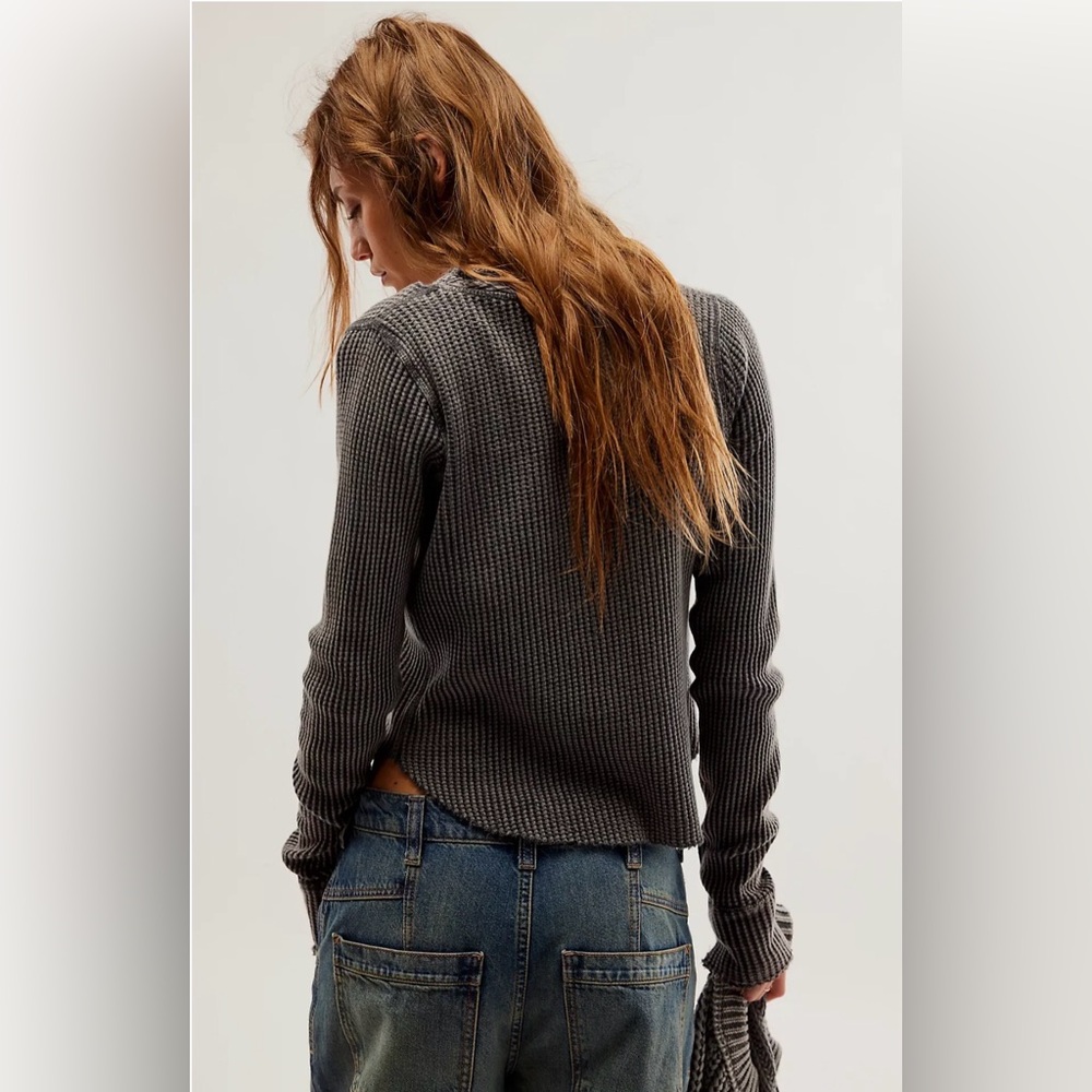 NWT Free People Gray Waffle Knit Long Sleeve Top - Picture 2 of 9